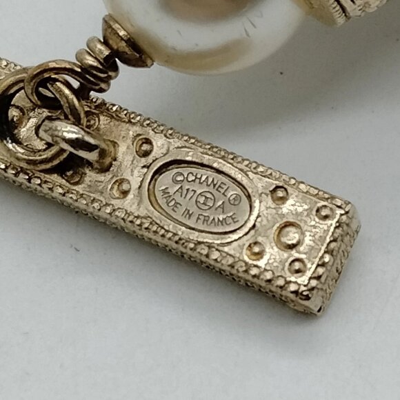 Chanel Bracelet Gold Whites A17 A 599-060225 - Picture 7 of 9